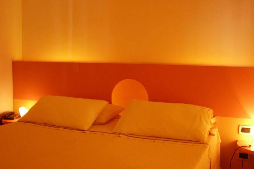Hotel Rainbow パレルモ エクステリア 写真